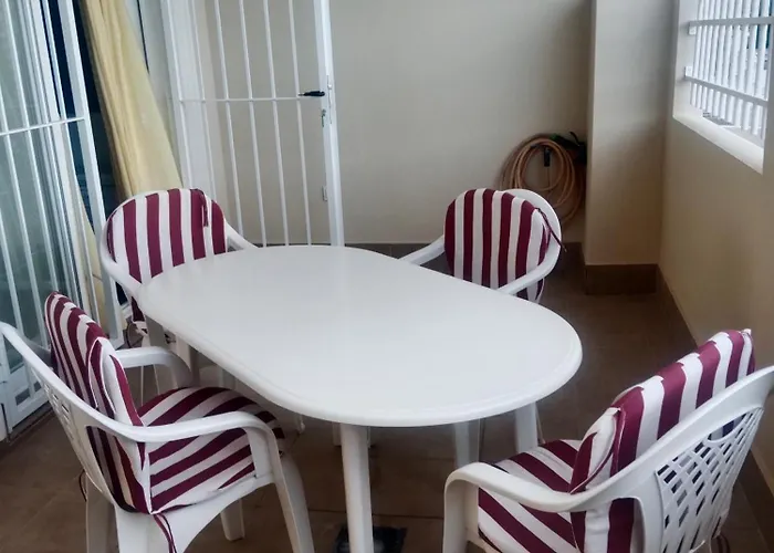 A 200m Playa Santa Anna Апартаменти